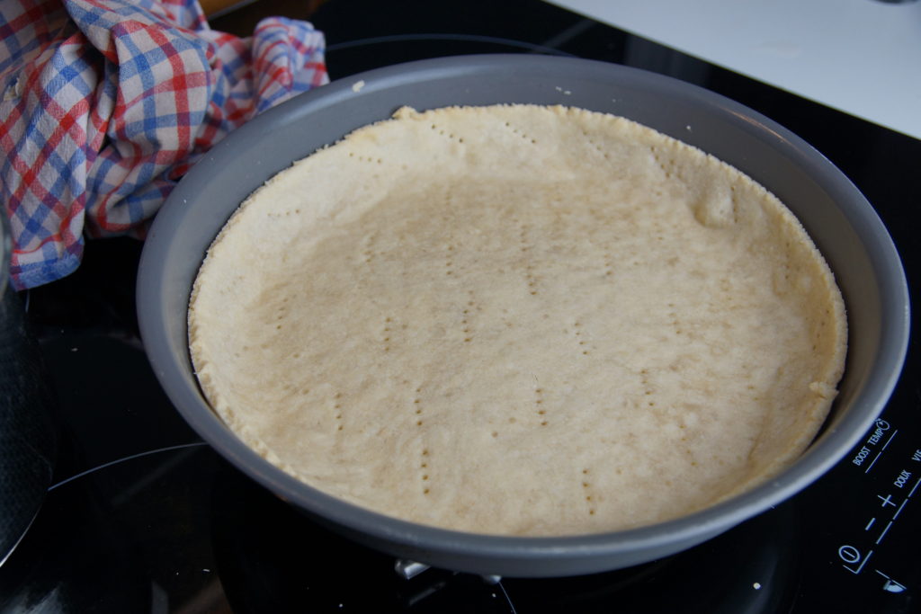 Pâte brisée cuite dans le plat à tarte